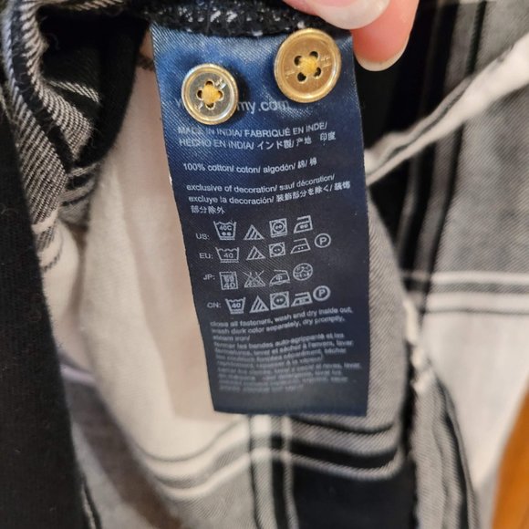 Black and White Plaid Flannel Tommy Hilfiger XS with Tie Back - Picture 4 of 4